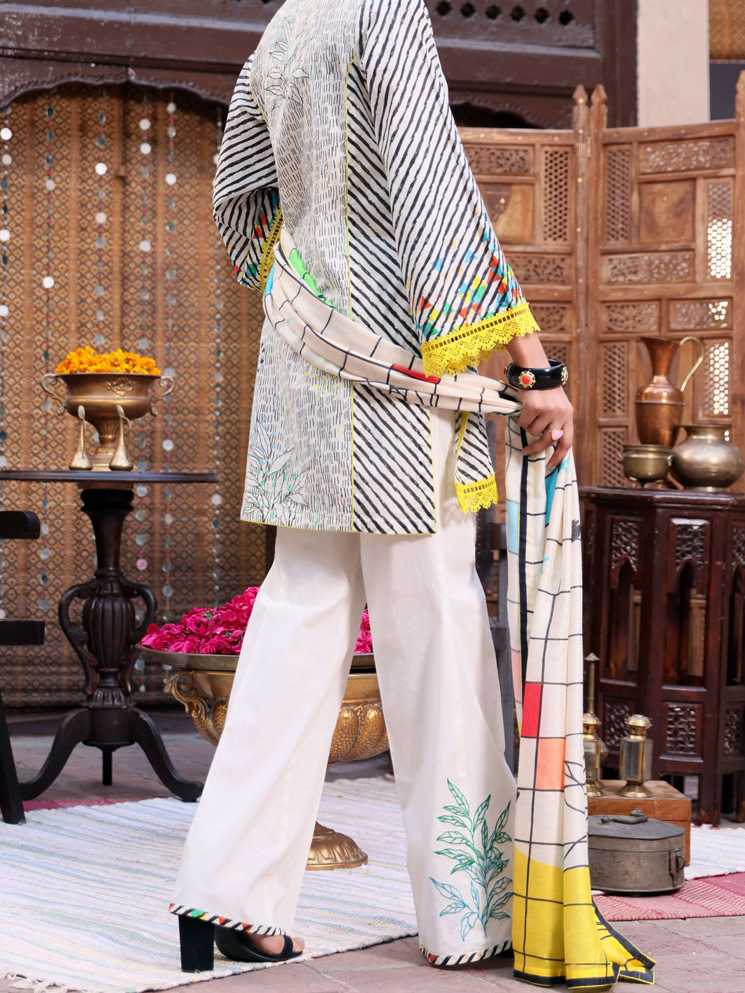 Off White Lawn 3Pc Stitched - ALP-3PS-1084/S