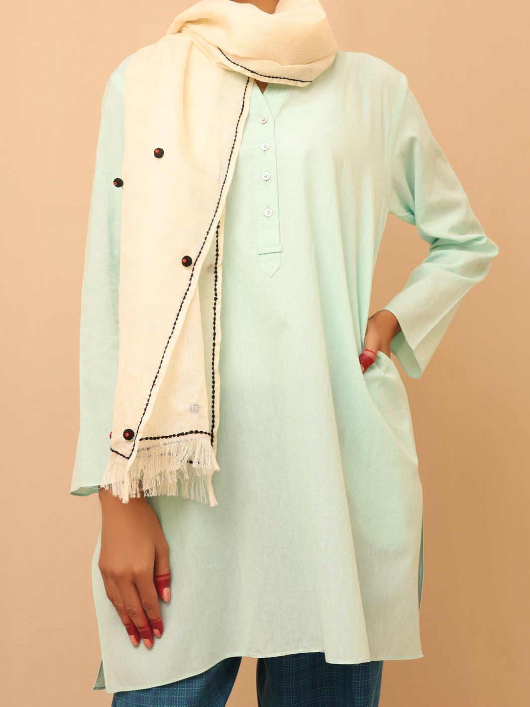 Off White Women Stole - ALCR-ST-1012 - Almirah Online