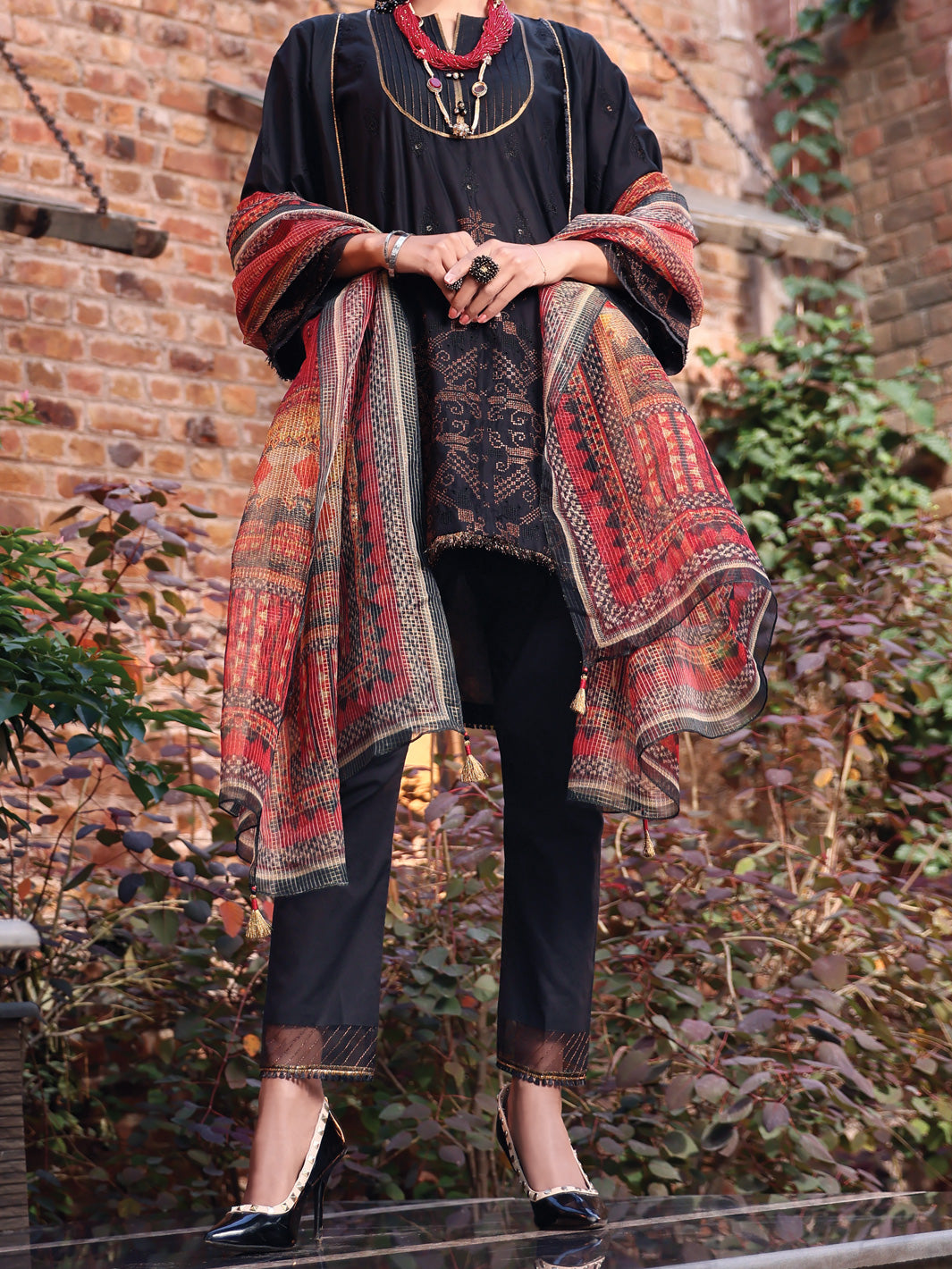 Black Schiffli Lawn 3Pc Unstitched - ALP-3PS-1065